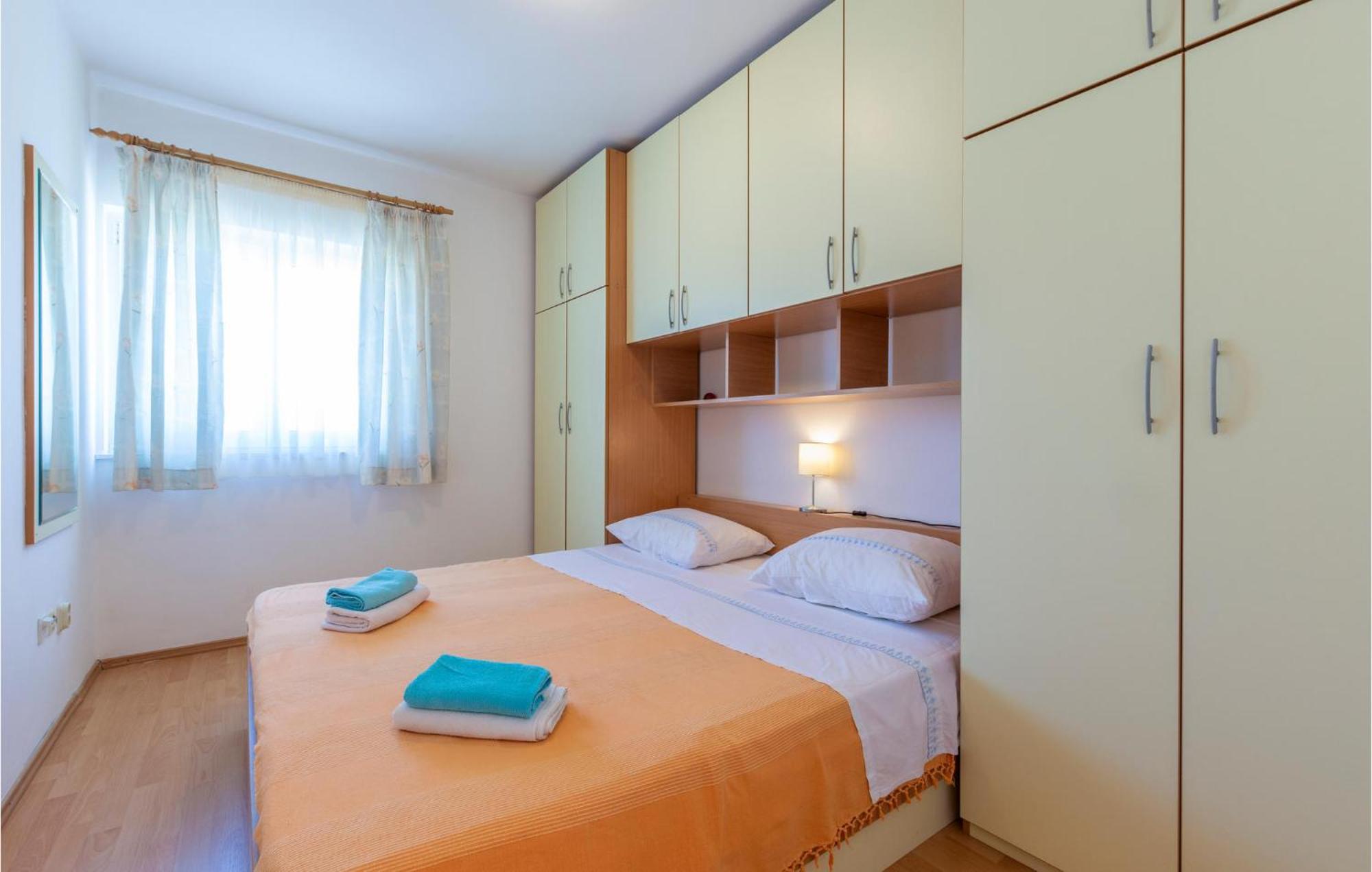 Lovely Apartment In Trogir With Kitchen ภายนอก รูปภาพ